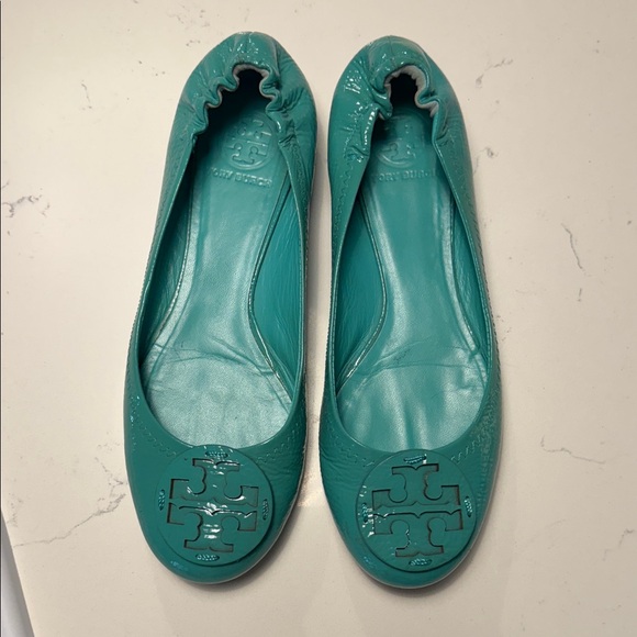 Tory Burch Women's 9.5 Green Minnie Flats - Picture 1 of 4